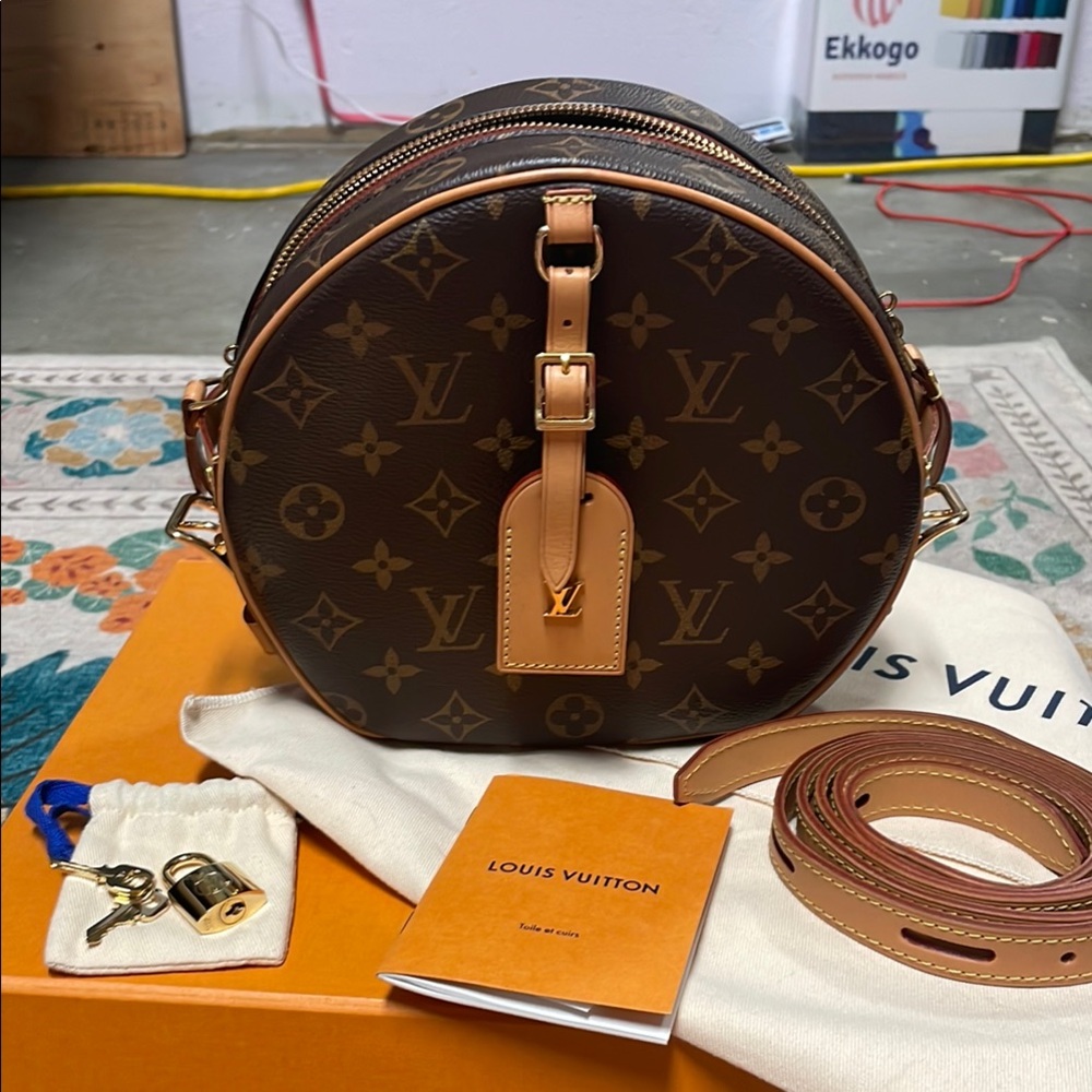 Louis Vuitton Monogram Round Crossbody Bag BTE. CHAP. SOUP. MNG